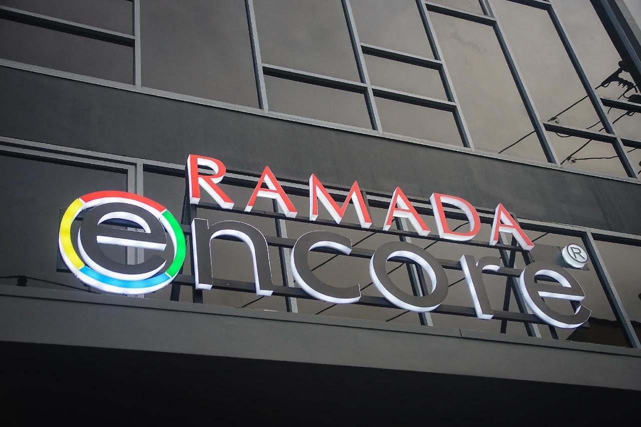 Ramada Encore By Wyndham Makati Hotel Manilla Buitenkant foto